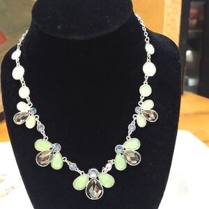 Necklace‎ Bee Design Mint and Faceted Rhinestones on silvertone chain